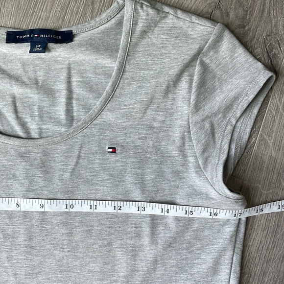 Tommy Hilfiger Midi Gray capped sleeve tiered dress - Picture 5 of 7